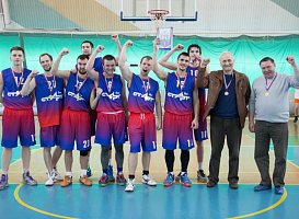 Победа сборной АО «НПП «Старт» по баскетболу в городских соревнованиях.